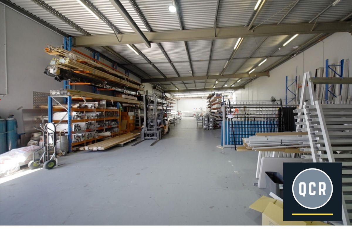 Freestanding Industrial Warehouse/ Showroom