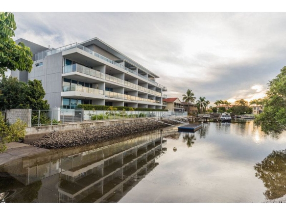 North Facing Waterfront Unit