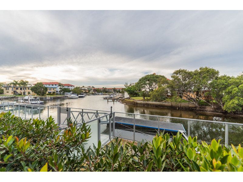 North Facing Waterfront Unit