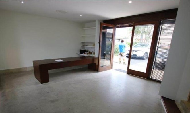 Commercial House, Main Road Exposure